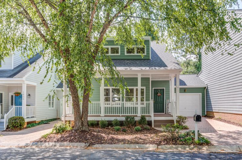 1607 Dunraven Dr, Raleigh, NC 27612