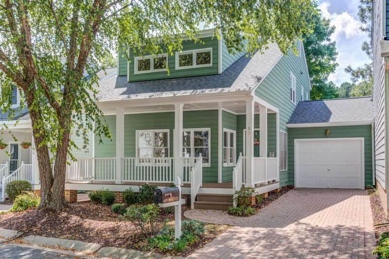 1607 Dunraven Dr, Raleigh, NC 27612