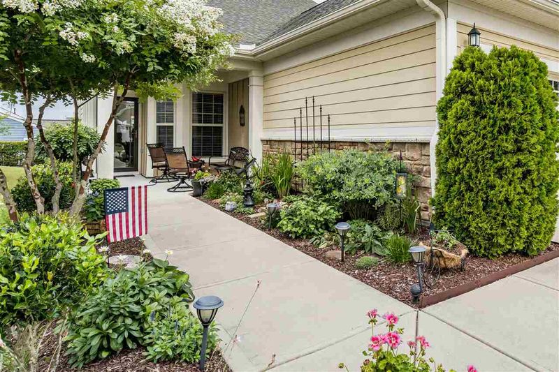 1607 Horne Creek Dr, Durham, NC 27703