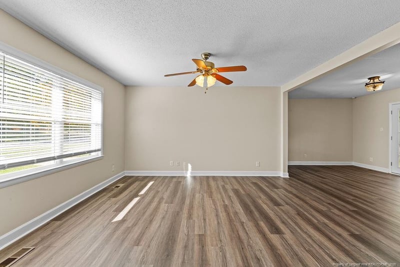 1607 Inverness Dr, Fayetteville, NC 28304