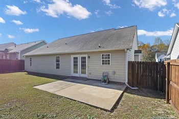 1607 Stonewood Dr, Fayetteville, NC 28306