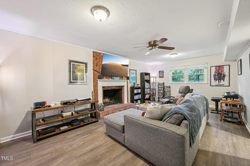 1607 Sycamore Dr, Garner, NC 27529