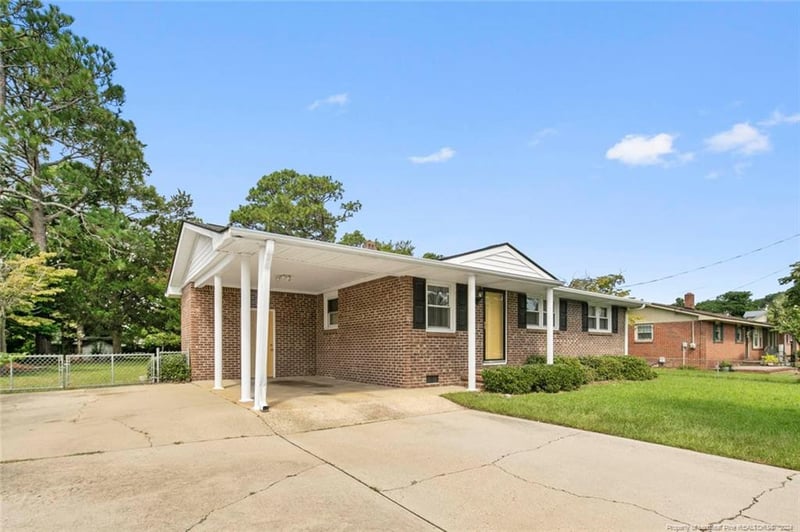 1608 Bingham Dr, Fayetteville, NC 28304