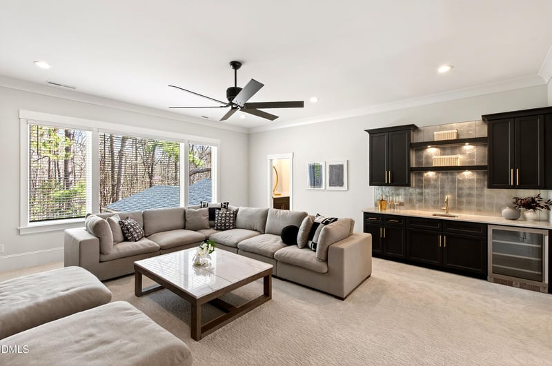 1608 Estate Valley Ln, Raleigh, NC 27613