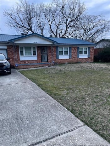 1608 Grandview Dr, Fayetteville, NC 28314