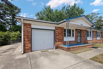 1608 Grandview Dr, Fayetteville, NC 28314