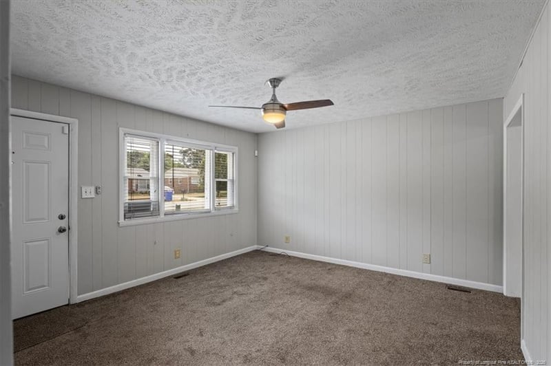 1608 Grandview Dr, Fayetteville, NC 28314