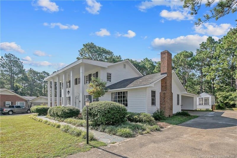 1608 Hatherleigh Dr, Fayetteville, NC 28304