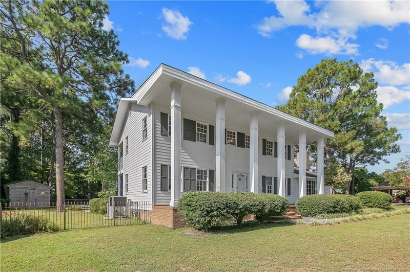 1608 Hatherleigh Dr, Fayetteville, NC 28304