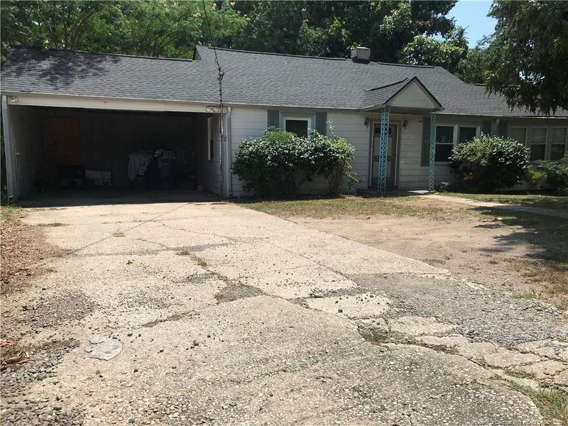 1608 Hawkins Ave, Sanford, NC 27330