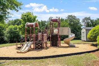 1608 Hayesville Dr, Fuquay Varina, NC 27526