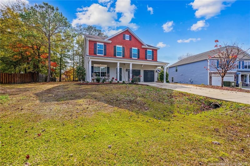 1608 Laguardia Dr, Hope Mills, NC 28348