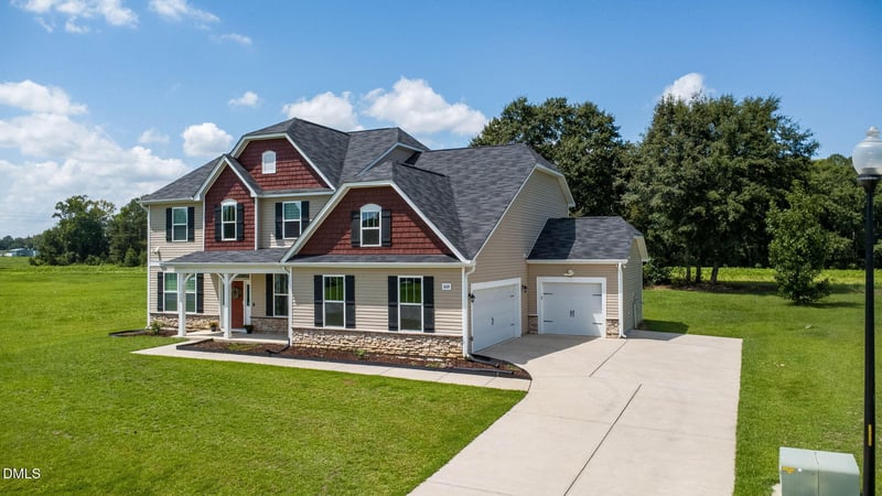 1608 Osprey Ridge Dr, Willow Springs, NC 27592