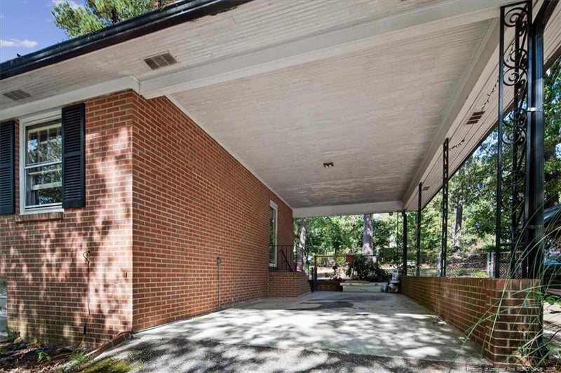 1608 Rogers Dr, Fayetteville, NC 28303