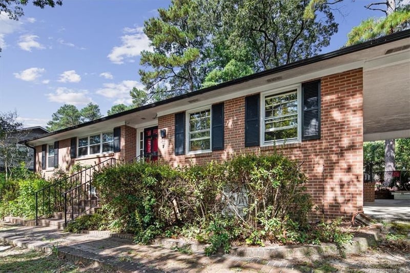 1608 Rogers Dr, Fayetteville, NC 28303