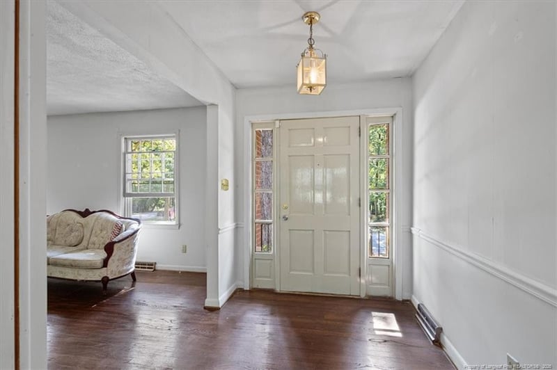 1608 Rogers Dr, Fayetteville, NC 28303