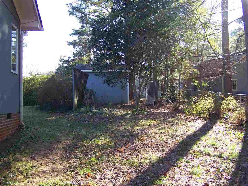 1608 Sherburg Ct, Raleigh, NC 27606