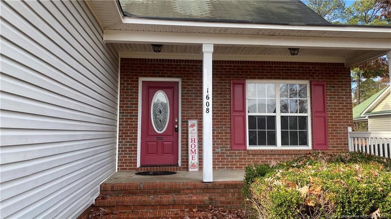 1608 Stanford Ct, Fayetteville, NC 28314