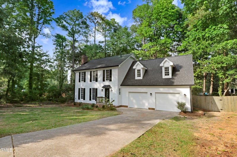 1609 Falls Ct, Raleigh, NC 27615