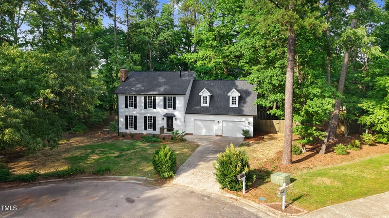1609 Falls Ct, Raleigh, NC 27615