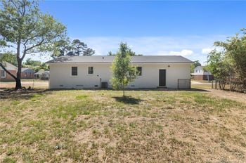 1609 Grandview Dr, Fayetteville, NC 28314