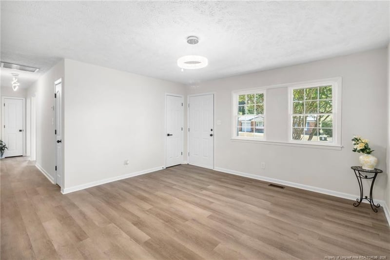1609 Grandview Dr, Fayetteville, NC 28314