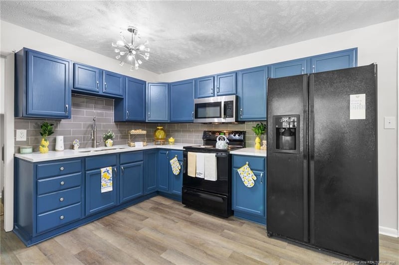 1609 Grandview Dr, Fayetteville, NC 28314