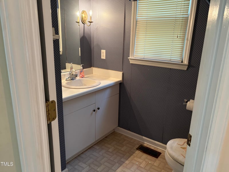 1609 Lethbridge Ct, Raleigh, NC 27606