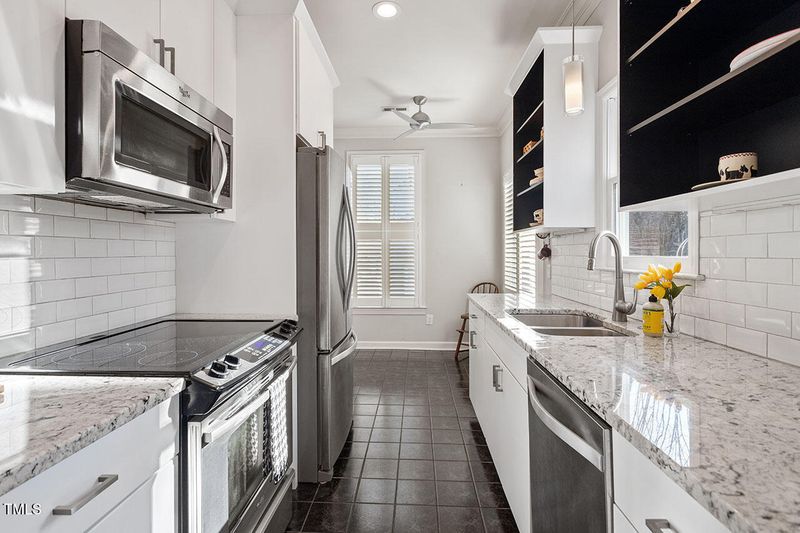 1609 Village Glenn Dr, Raleigh, NC 27612