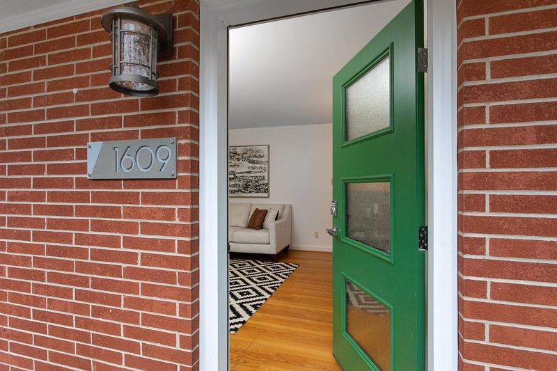 1609 Ward St, Durham, NC 27707