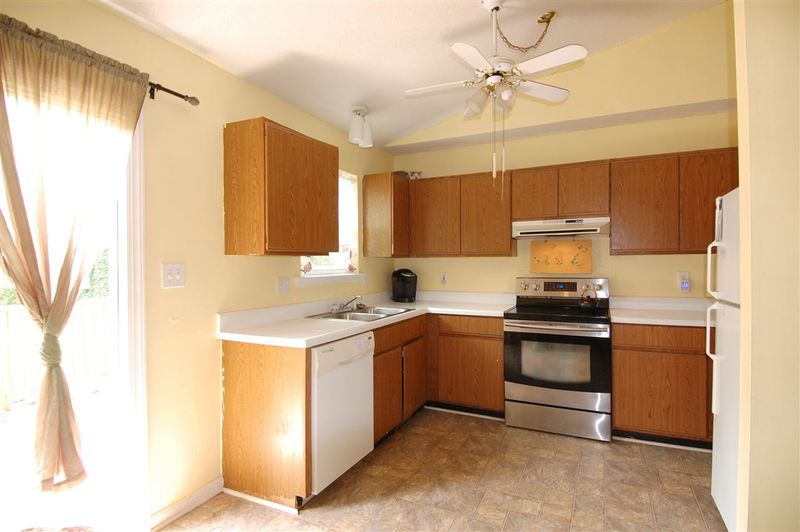 161 Bridges Ln, Youngsville, NC 27596