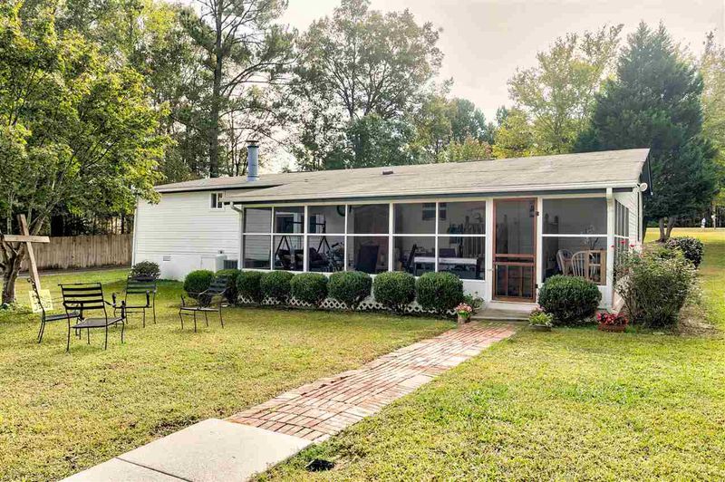 161 Davis Rd, Zebulon, NC 27597