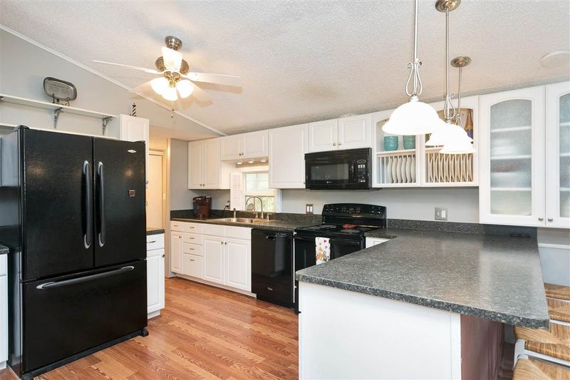 161 Davis Rd, Zebulon, NC 27597