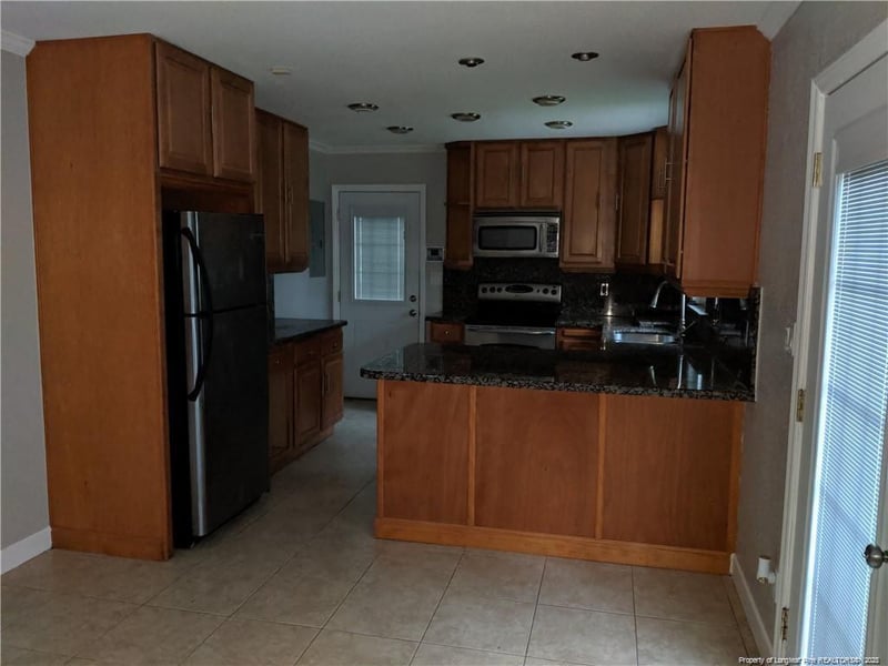 161 Summer Hill Rd, Fayetteville, NC 28303