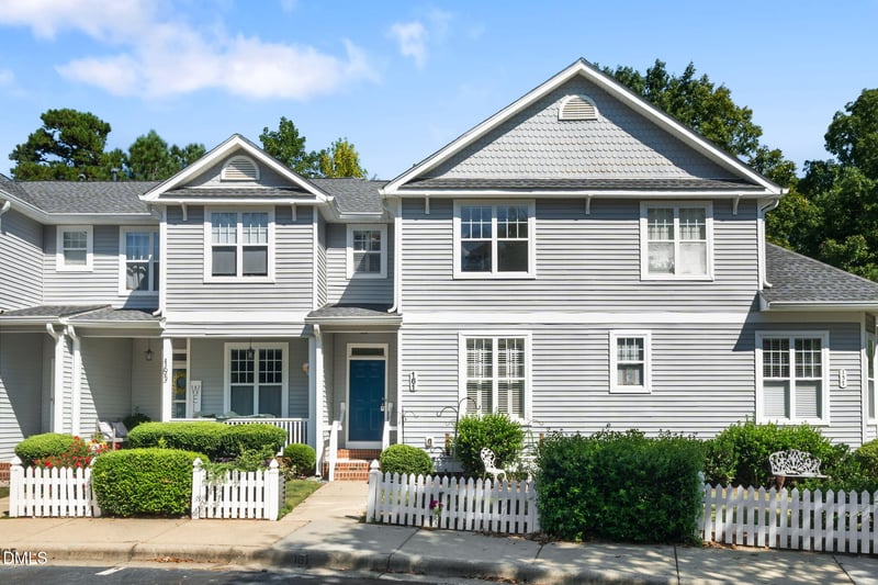 161 Summit Oaks Ln, Holly Springs, NC 27540