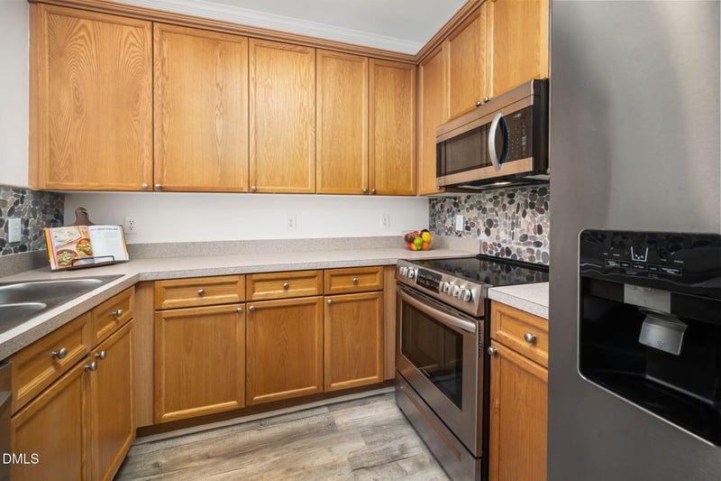 161 Summit Oaks Ln, Holly Springs, NC 27540