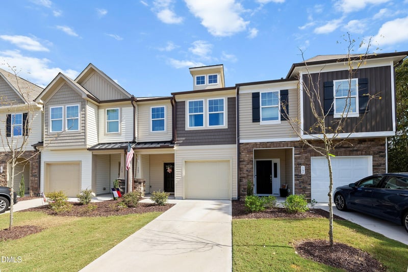 161 Wildflower Cir, Clayton, NC 27520