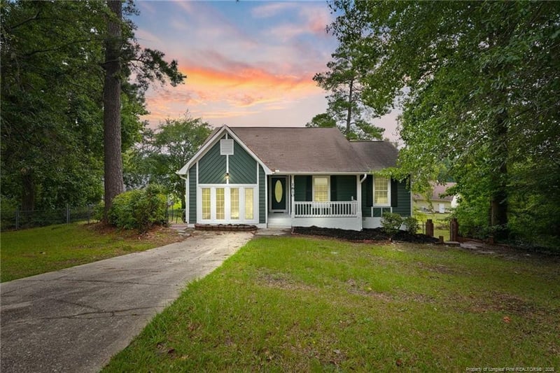 1610 Irwin Cir, Fayetteville, NC 28303