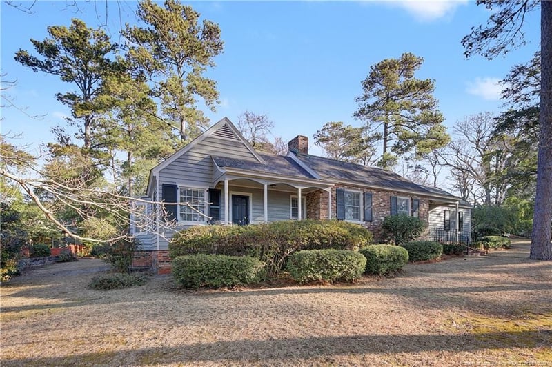 1610 Twin Oak Dr, Fayetteville, NC 28305
