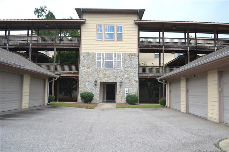 1611 Bluffside Dr #104, Fayetteville, NC 28312