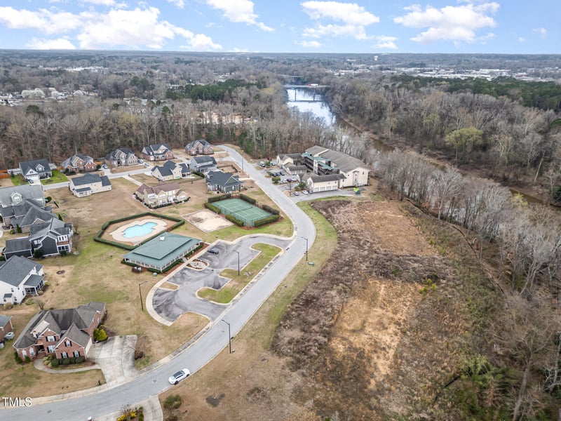 1611 Bluffside Dr #205, Fayetteville, NC 28312