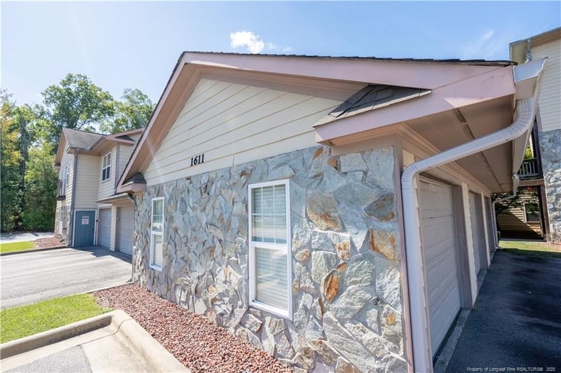 1611 Bluffside Dr #208, Fayetteville, NC 28312
