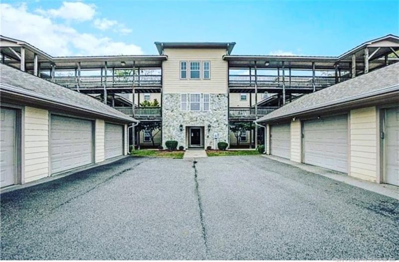 1611 Bluffside Dr, Fayetteville, NC 28312
