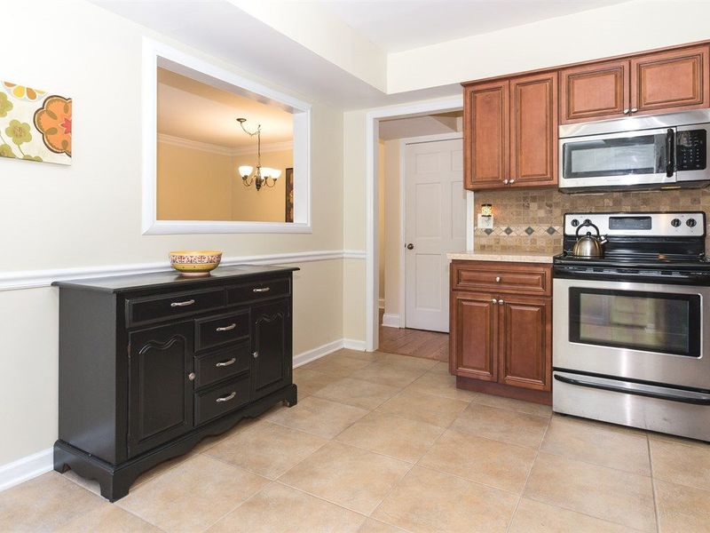 1611 Budwood Dr, Raleigh, NC 27609