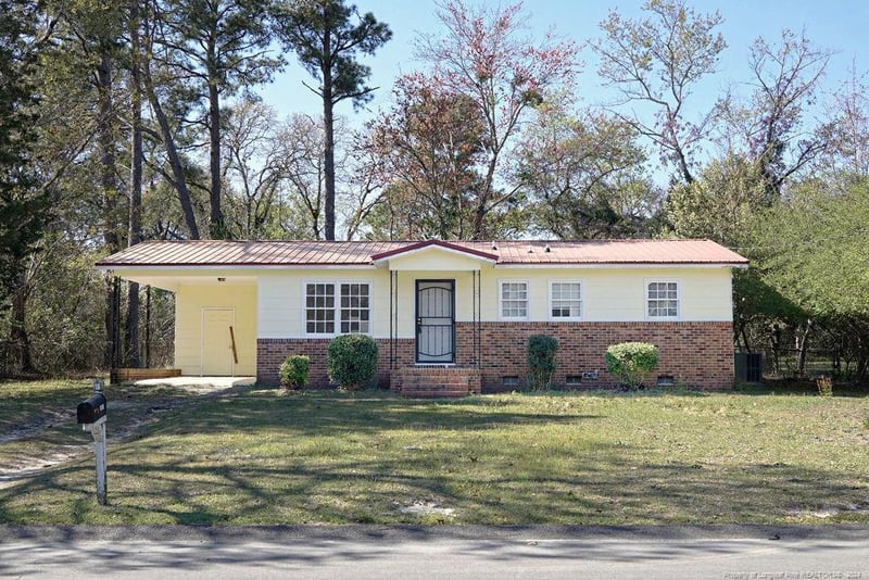 1611 Gardenia Ave, Fayetteville, NC 28311