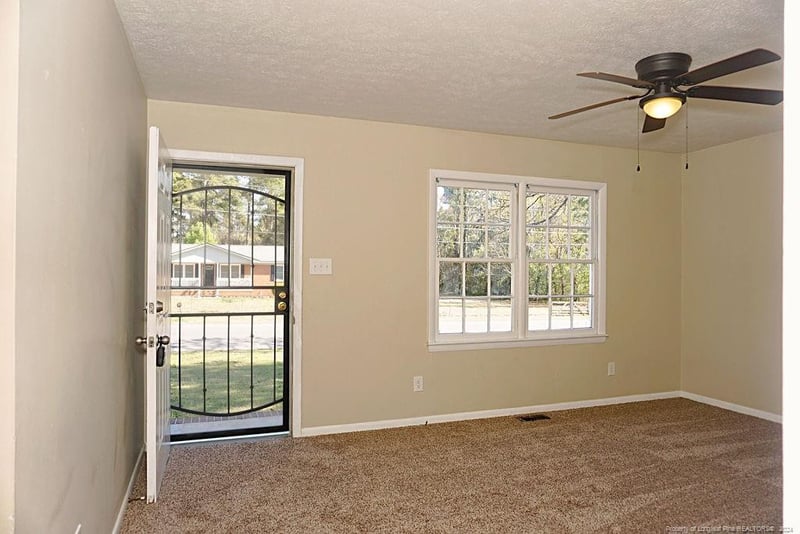 1611 Gardenia Ave, Fayetteville, NC 28311