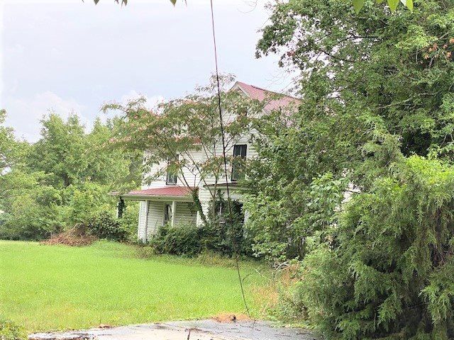 1611 S Main St, Graham, NC 27253