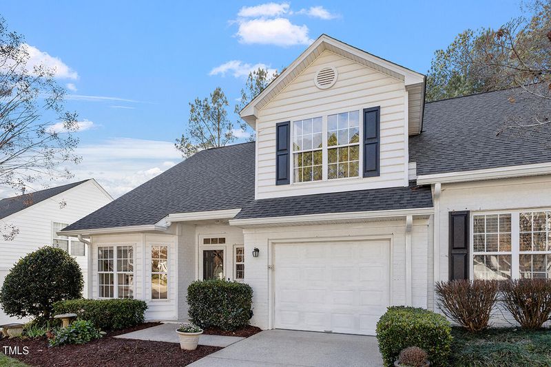1611 Poets Glade Dr, Apex, NC 27523