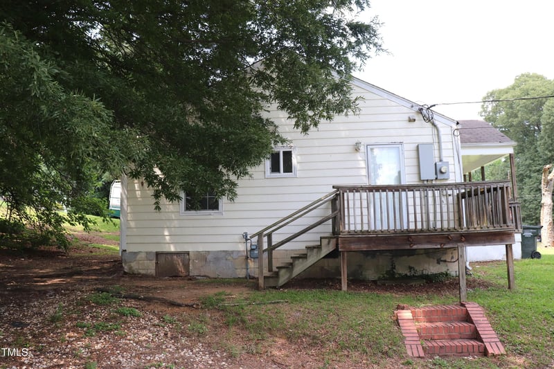 1611 Robinhood Rd, Durham, NC 27701