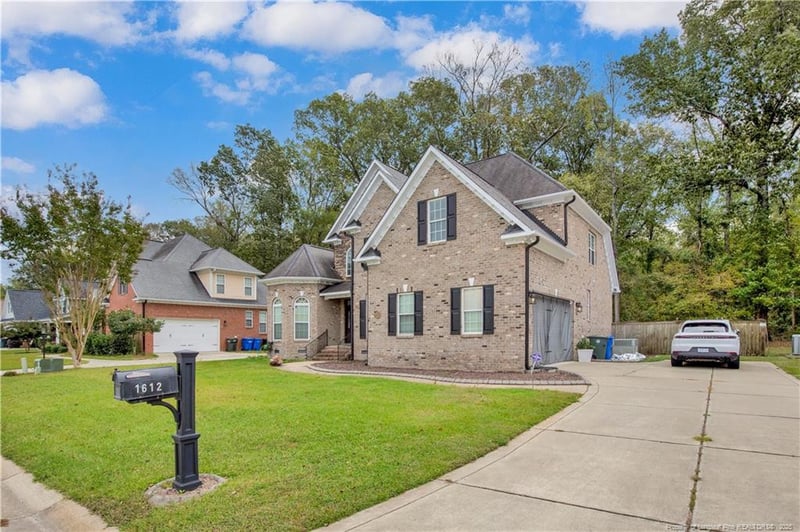 1612 Cape Point Dr, Fayetteville, NC 28312